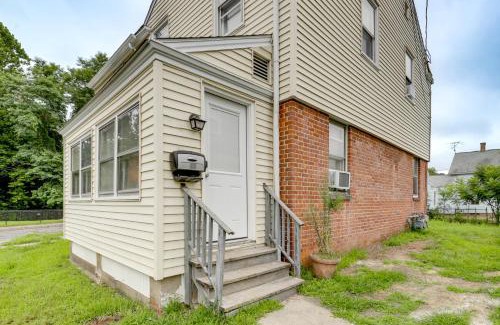 Easthampton Apartment | Easthampton Apartment Near Breweries and Rail Trail!