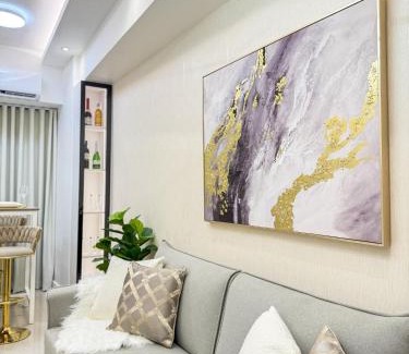 Highway Hills Apartment | Eastovia Suites city center condo with pool at Fame