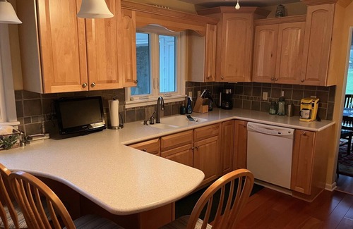 Corry House | Easy access to tri-state attractions. Lakes, golf, wildlife and more.