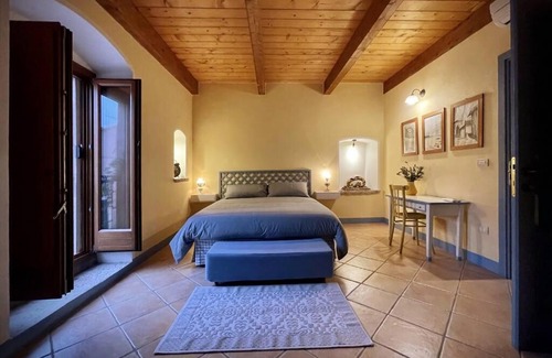 Bosa Historic Centre House | Eat sleep and wander Bosa historic central house