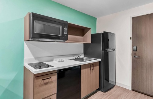 Cascades Hotel | Echo Suites Sterling