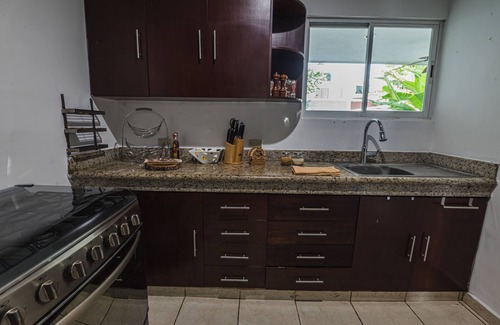 Merida House | ECLECTIC House w/3BR AC, Pool & Great LOCATION!