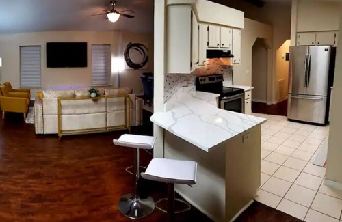 Candler House | Eclectic Ranch Style Home - Sleeps 12