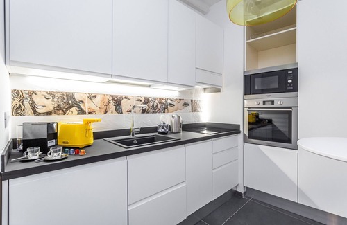 Rione VI Parione Apartment | Eclectica Living 2 BDR Apartment