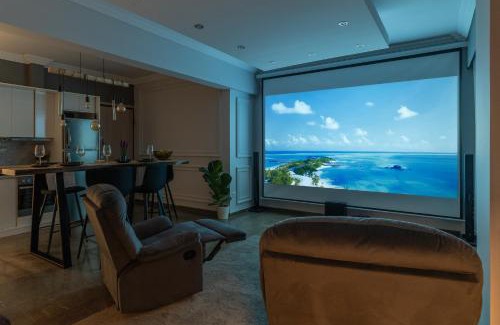 Glyfada Apartment | Eclipse Riviera Cinema