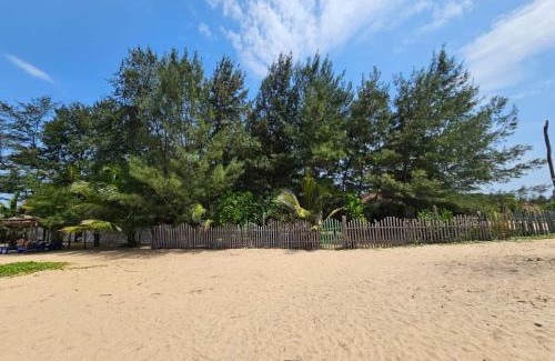 Pottuvil Division 2 Hotel | Eco Beach Resort