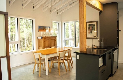Sainte-Christine-d'Auvergne Cottage | Ecology, between forest and river - L'Hermine Charme