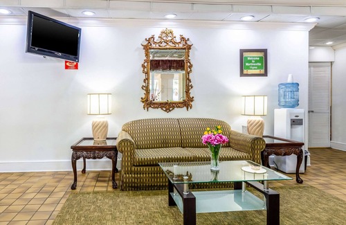 Martinsville Hotel | Econo Lodge Martinsville