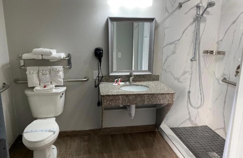 Old North End Hotel | Econo Lodge
