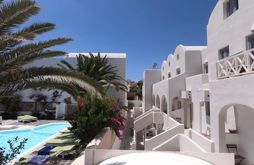 Perissa Apartment | Economy 4 persons Studio 30 meters from Perissa Beach