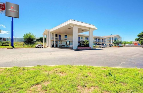 Oklahoma City Hotel | Economy Hotel Plus