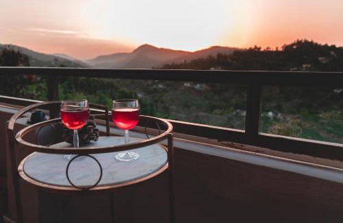 Kaul House | Ecstacy bathtub rooms and cafe - Homestay in mukteshwar