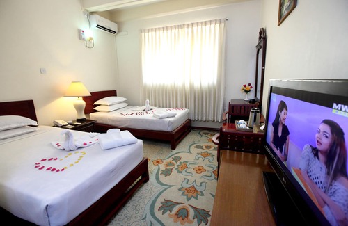 Tamwe Township Hotel | Eden Palace Hotel