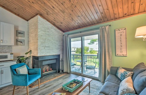 Ocean Ridge Apartment | Edisto Island Condo with Balcony, Golf Course Views!