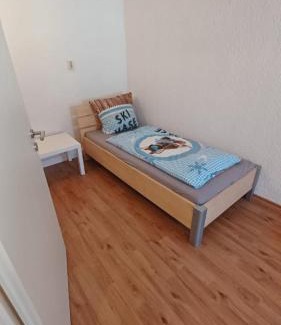 Hummeltal Apartment | Einfache 2 Zimmer Wohnung mit Parkplatz nur 8 Min nach Bayreuth