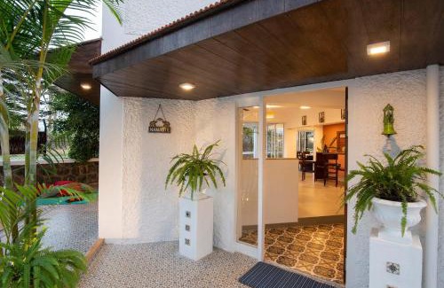 Devghar Villa | El Cottage by StayVista - An enchanting escape with Scenic views, Colonial decor & Private plunge pool