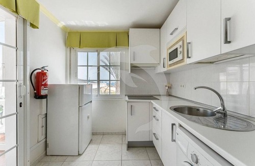 Arenas del Mar Apartment | El Médano Apartment with Stunning Pool Views