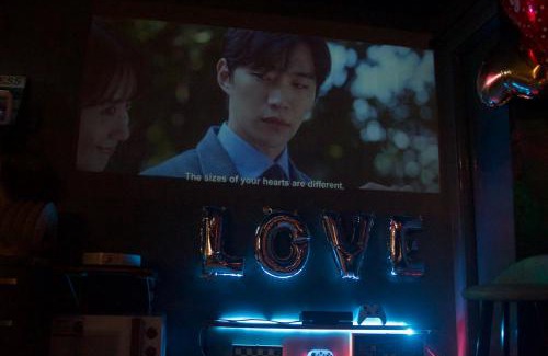 Balibago House | EL MEIR STAYCATION SMART CINEMA CABIN BESIDE ENCHANTED KiNGDOM