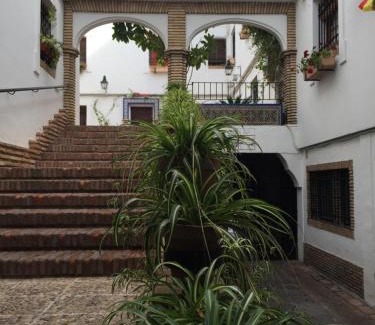 La Trinidad-San Juan y Todos los Santos Apartment | El Patio De La Aljama