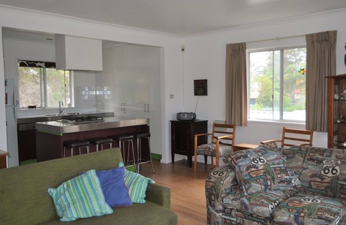Culburra Beach House | Eleanor the Pet friendly Beach Cottage