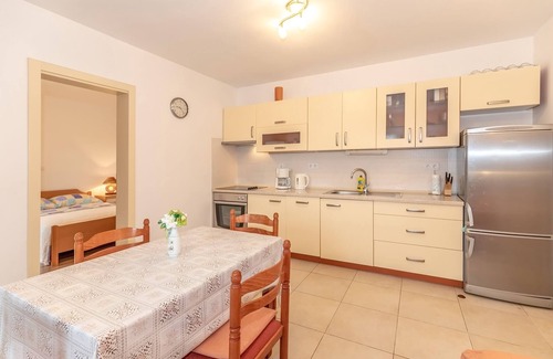 Punat Apartment | Elegance and hospitality near the sea with sea view