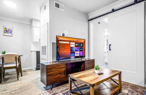 Brentwood Apartment | Elegant 1BR Haven - 10 Min to Downtown Austin