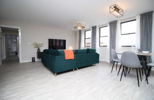 Taunton Apartment | Elegant 2BR w/Pool Table in Prime Location