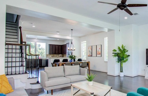 Washington Ave./ Memorial Park House | Elegant 3BR 3.5Bath Home with Private Pool