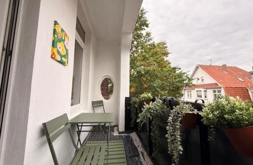 Burgeresch Apartment | Elegant 4BR Apartment near Citycenter with Balcony