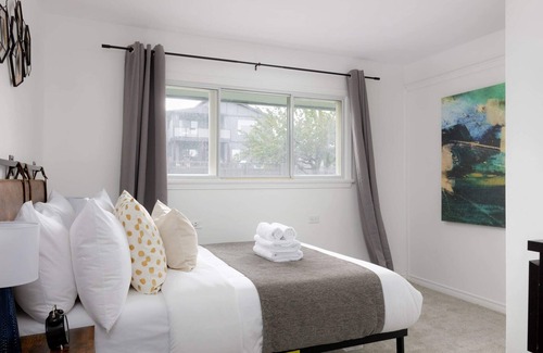 Departure Bay Villa | Elegant 5 Bedroom Ocean view House