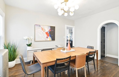 Springfield House | Elegant 7BR 2.5Bath Victorian Gem Sleeps 16+