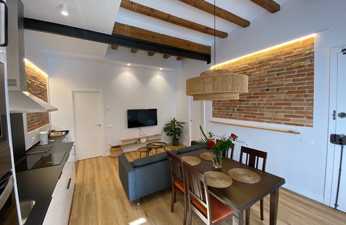 El Poble-sec Apartment | Elegant Apartment in Poble Sec