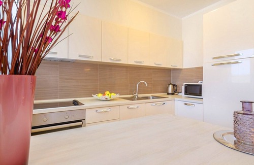 Zidarici Apartment | Elegant apartment Mande 1 with a terrace in villa on Krk
