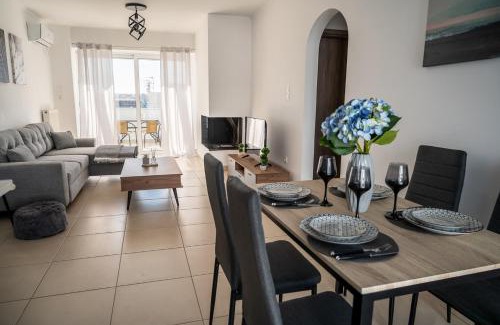 Keratsini-Drapetsona Apartment | Elegant apartment with breathtaking cityscape view (Drap F5)