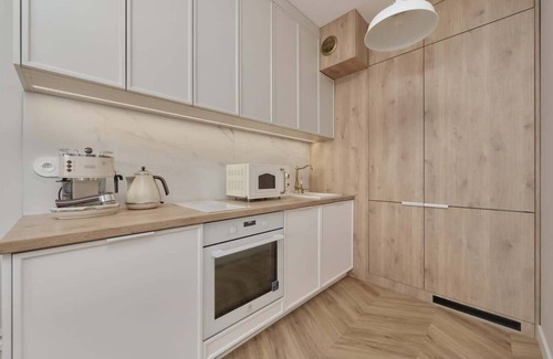 Krzyki Apartment | Elegant Apartment with Balcony Krakowska Wroclaw by Renters Prestige