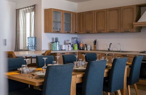 Ggantija Apartment | Elegant Apt with Open Views