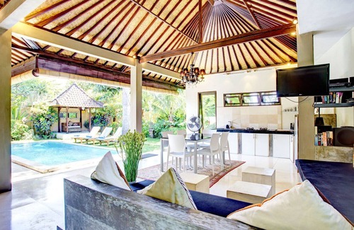 Sunset Road Villa | Elegant, Chic, Slightly Funky Villa - Lush Gardens, Private Pool