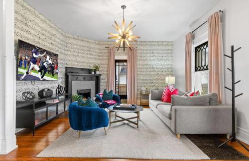 Historic Waverly House | Elegant Elliott-2 Units-Hot Tub-Mins to 12 South