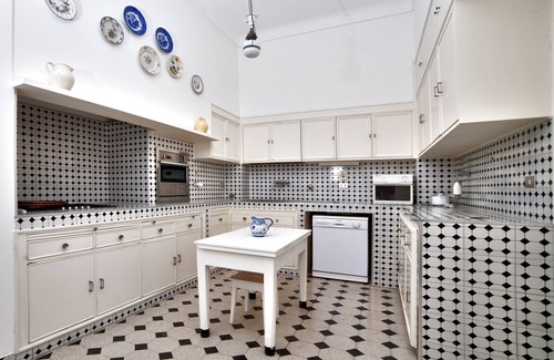 Imperia Villa | Elegant historic villa with park on the seafront