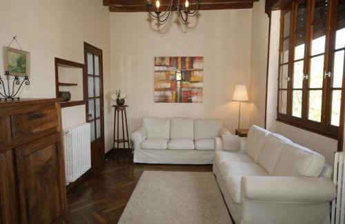 Pays-de-Belves House | Elegant Mansion Stay in Belvès