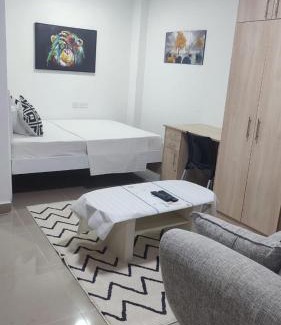 Nairobi West Apartment | ELEGANT NEWLY FURNISHED STADEVIEW SUITEs