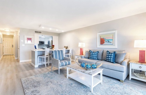 Captiva Apartment | Elegant One Bedroom Villa w/Direct Beach Access & Stunning Gulf Coast Views