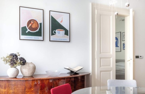 Stare Mesto Apartment | Elegant Paris Ave. apartment w/terrace