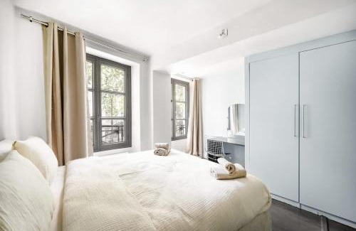 Arsenal Apartment | Elegant Parisian apartment, Place des Vosges