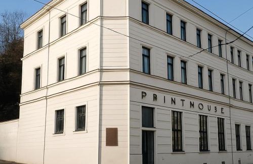 Hlubocepy Apartment | Elegant Riverside Apartment with Breathtaking Rock Views