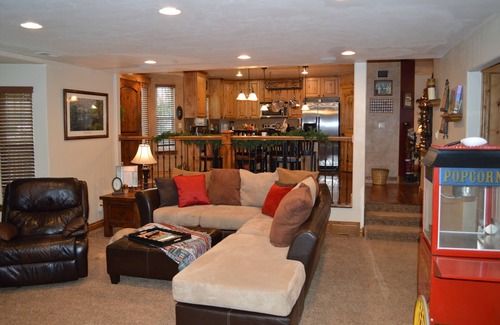 Sandy House | Elegant ski retreat home, 4 MAJOR SKI RESORTS WITHIN MINUTES OF PROPERTY Hot Tub