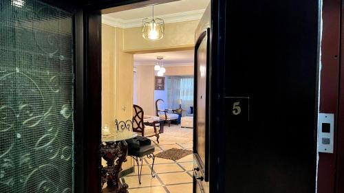 Agouza Apartment | Elegant Stay in Mohandessin