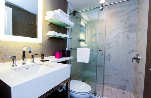 Kalorama Heights Hotel | Elegant Stay with Onsite Dining & In-Room Spa Services in Heart of D.C.