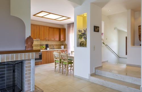 Agia Villa | Elegant three bedroom villa with amazing view and a heating pool