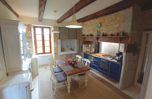 Mauroux House | Elegant traditional property
